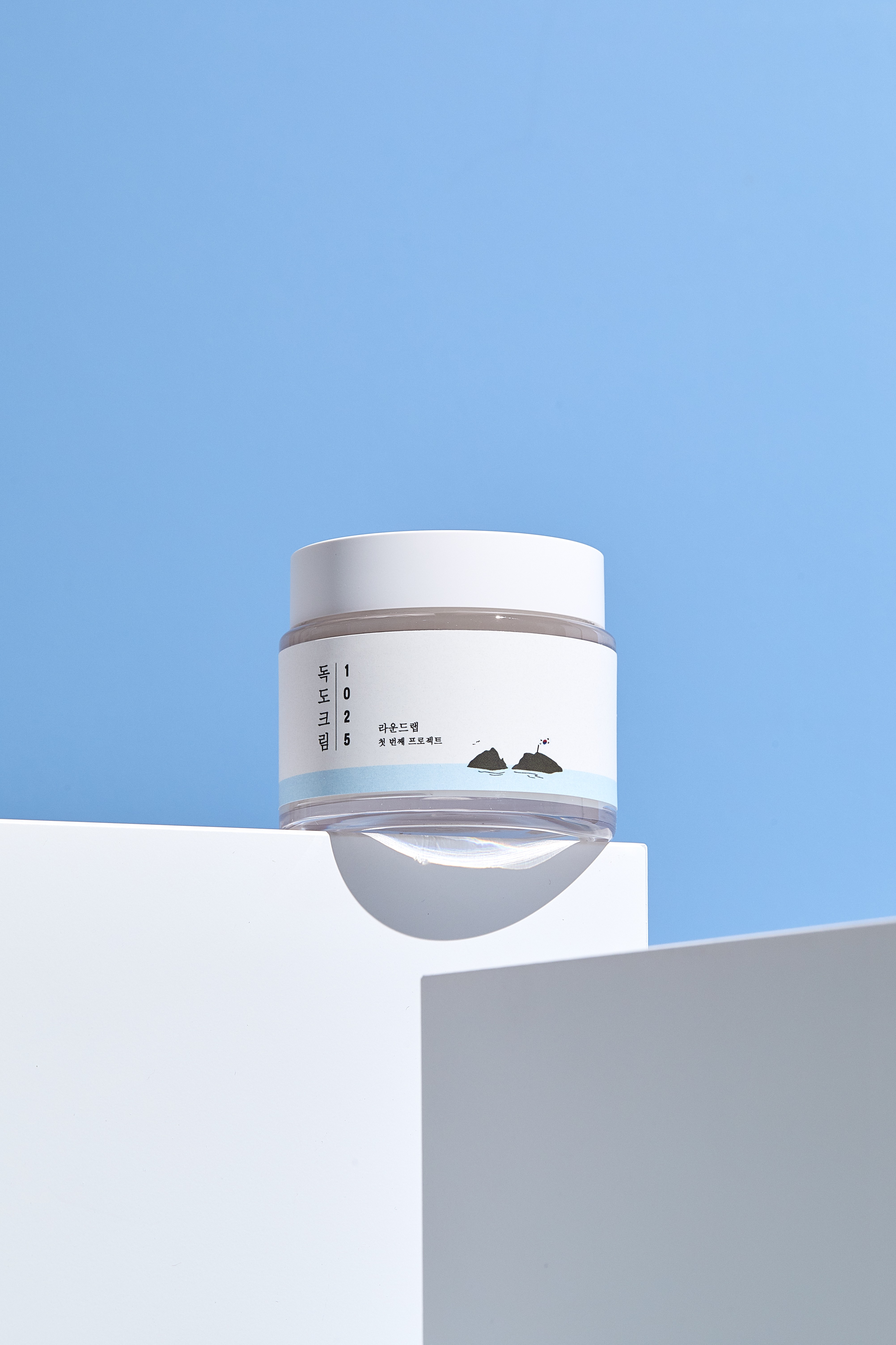 Eine nährende Creme der Marke Roundlab