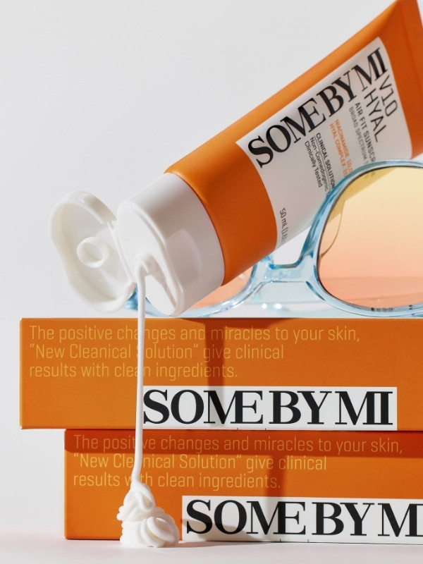 SOMEBYMI V10 HYAL Airfit Sunscreen SPF50+ SOMEBYMI V10 HYAL Airfit Sunscreen SPF50+