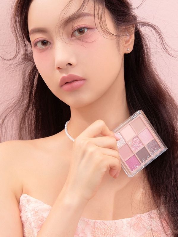 UNLEASHIA Glitterpedia Eye Palette
