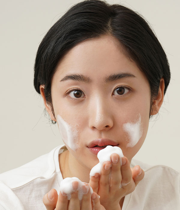 DEAR, KLAIRS Rich Moist Foaming Cleanser